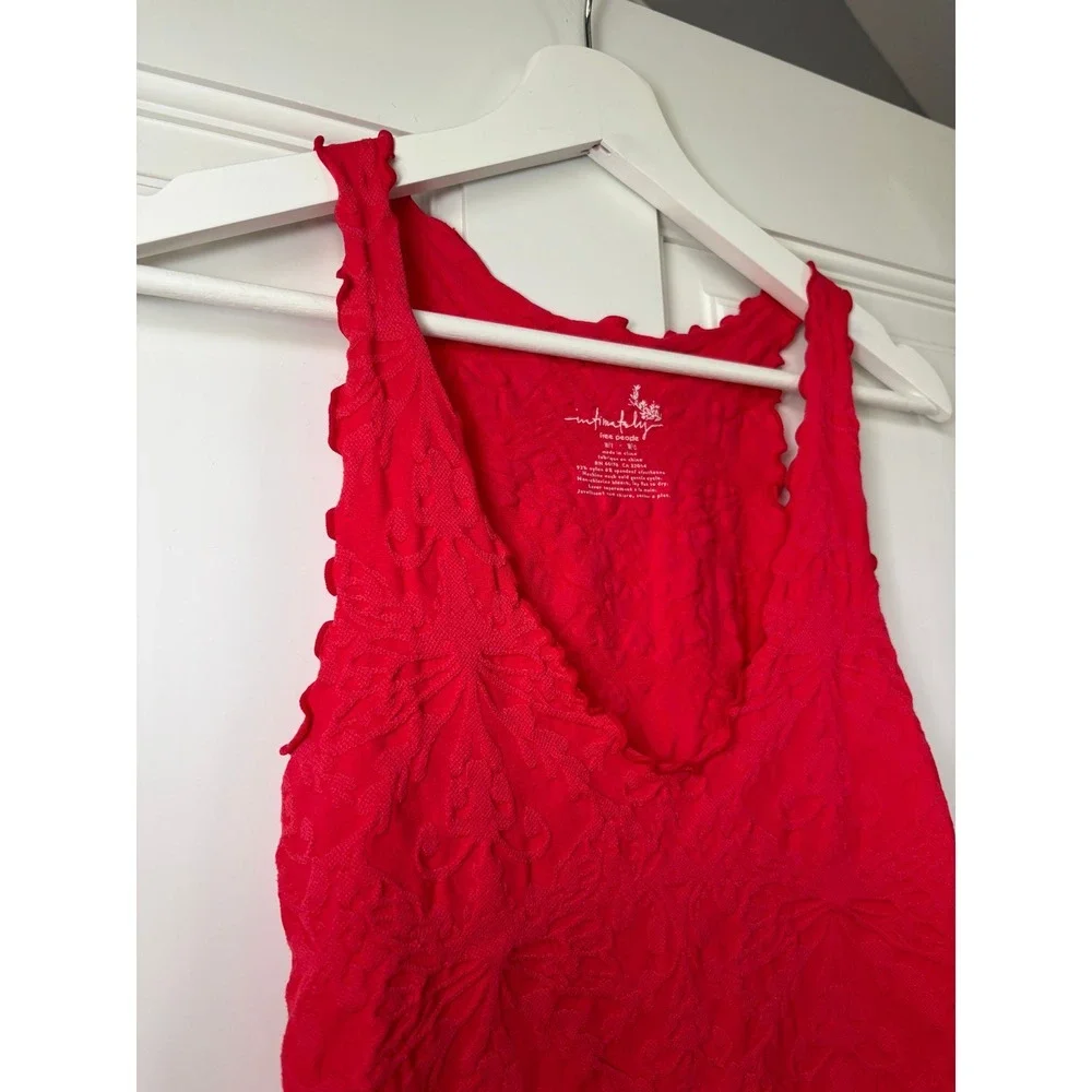 Free People Here For You Cropped Cami Tank Top M/L Red Textured Floral Lace - Picture 6 of 8